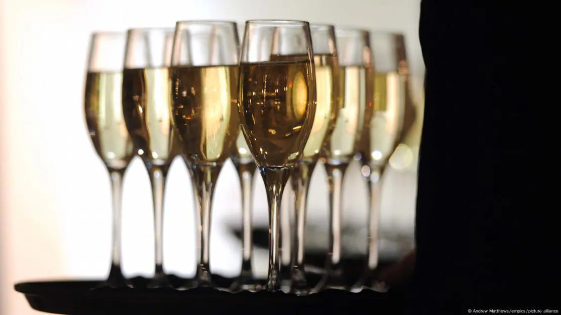 Copas con champ�n. Foto: DW.