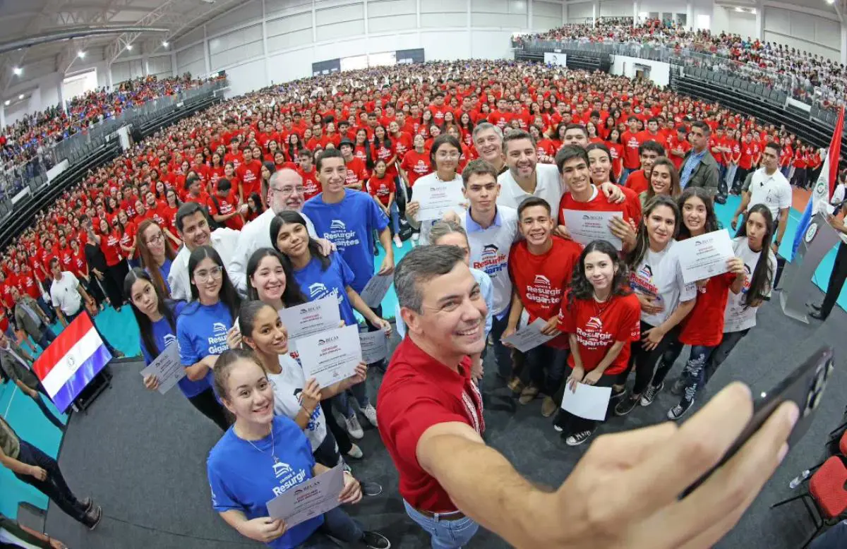 Becas Itaip�. Foto: Presidencia.