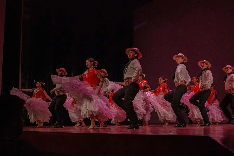 Taller &ldquo;Imaginarte. Bailando sin l�mites&rdquo;. Cortes�a
