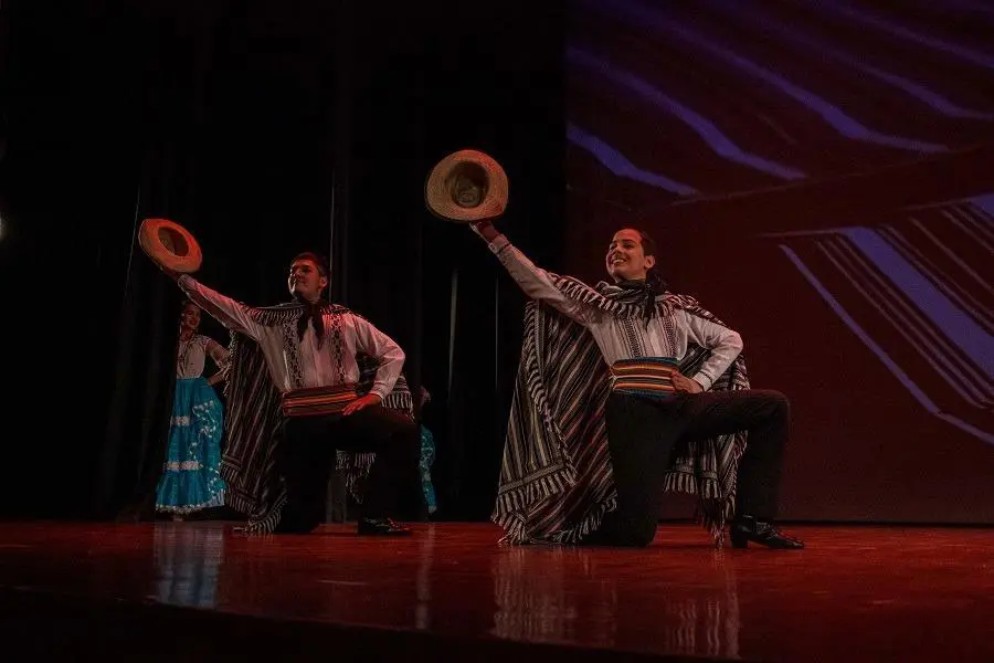 Taller &ldquo;Imaginarte. Bailando sin l�mites&rdquo;. Cortes�a